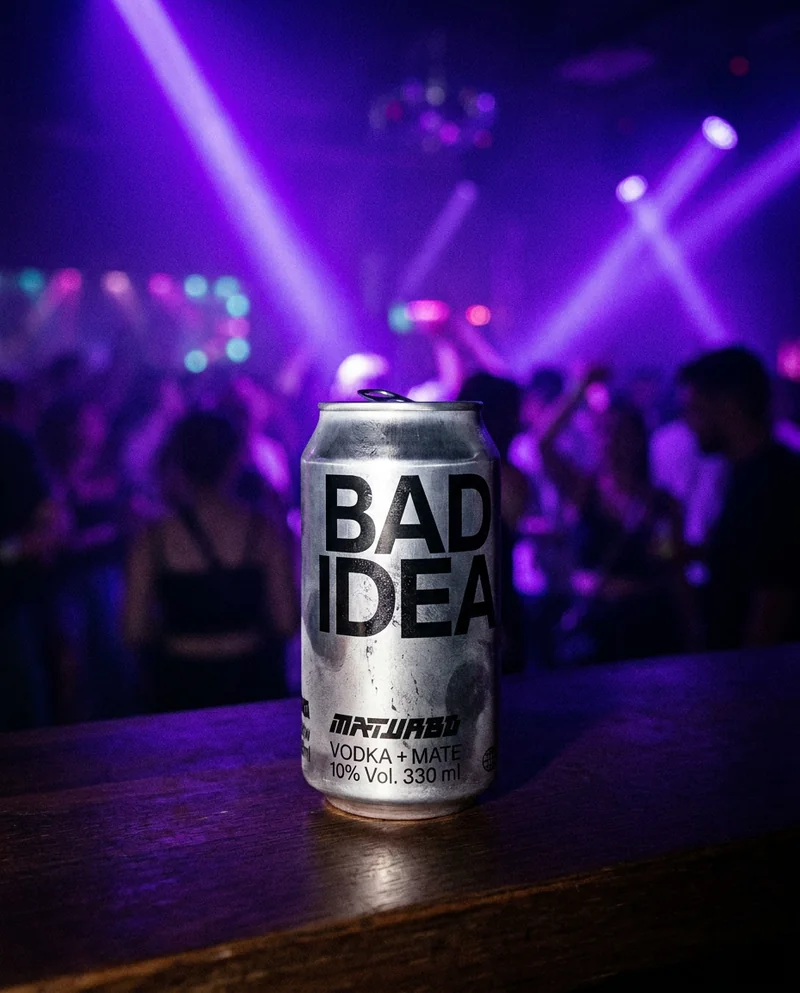 BAD IDEA Dose auf dem Tresen im Club